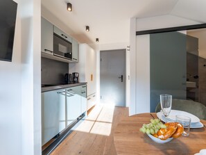 Fridge, microwave, stovetop