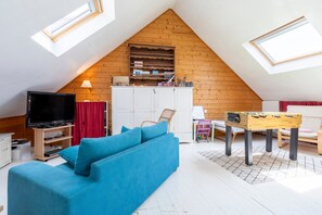 Televisión, reproductor de DVD y estéreo 