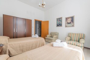 3 Schlafzimmer, Bügeleisen/Bügelbrett, kostenloses WLAN, Bettwäsche