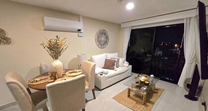 New condo, 2.8 km airport SJO, 3 bedrooms, pool, A/C, WiFi, parking