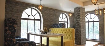 Hotel Golden Leaf