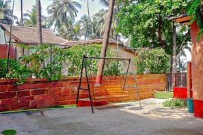 Front of property - Sam's Outhouse Stay (Mumbai)