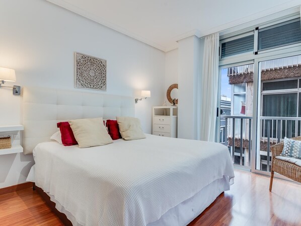 2 bedrooms, iron/ironing board, Internet, bed sheets