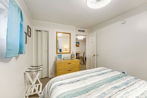 2 chambres, bureau, fer et planche à repasser, accès Internet