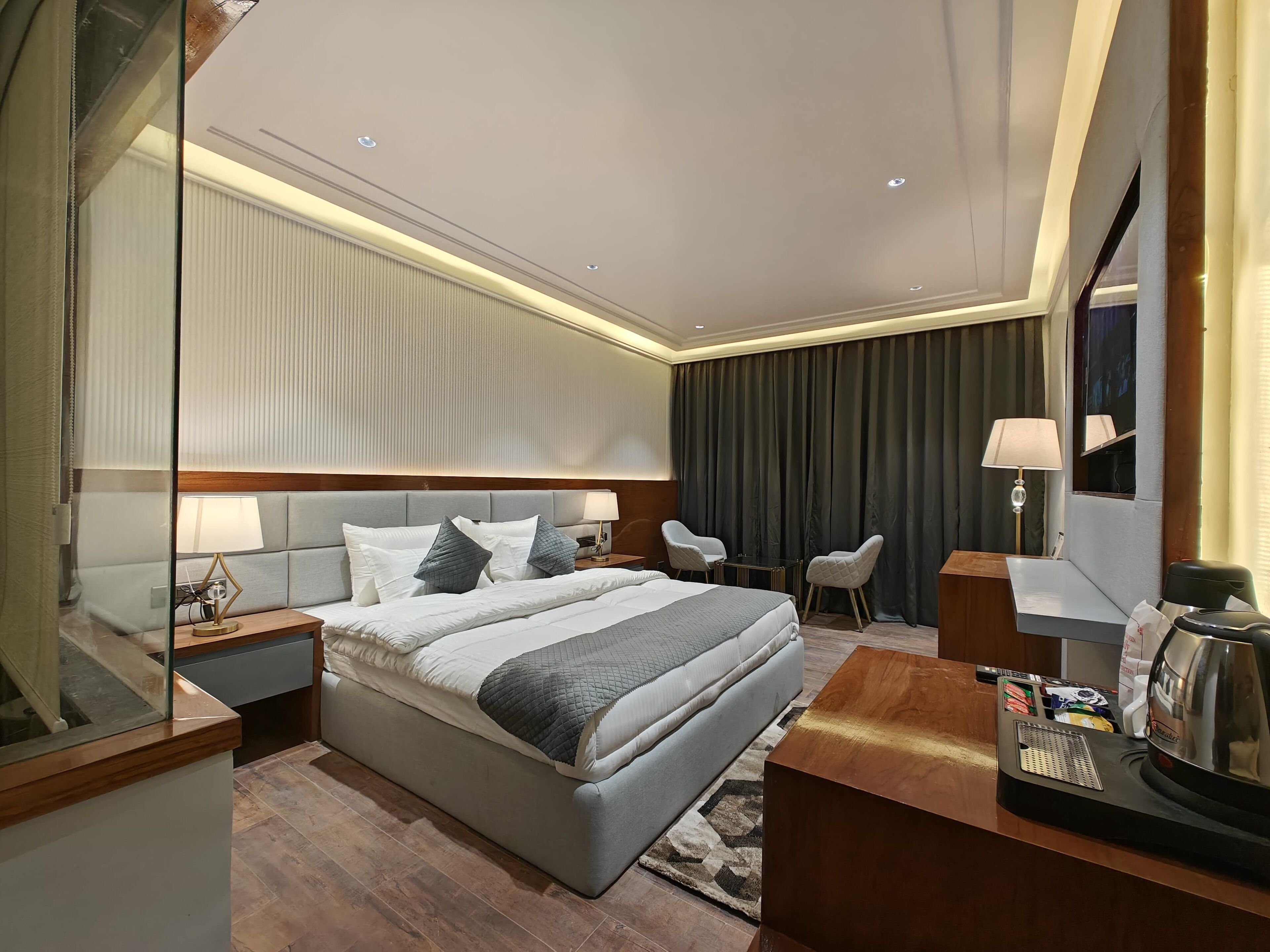 King Room | Free WiFi