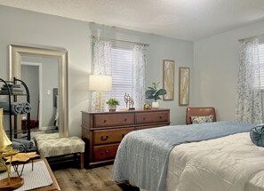 3 slaapkamers, een strijkplank/strijkijzer, wifi, beddengoed
