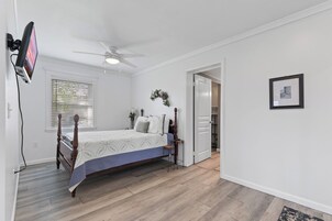 1 habitación, decoración personalizada y muebles diferentes 