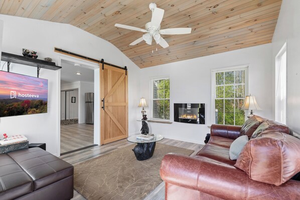 Signature House, Fireplace | Living room | 50-inch Smart TV with digital channels, fireplace - Little Bit Of Country (Sevierville)