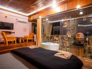 Blackout drapes, soundproofing, iron/ironing board, free WiFi - The Hosteller Rishikesh, Upper Tapovan (Uttarakhand)