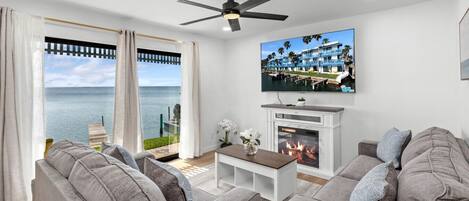 Smart TV, fireplace, stereo