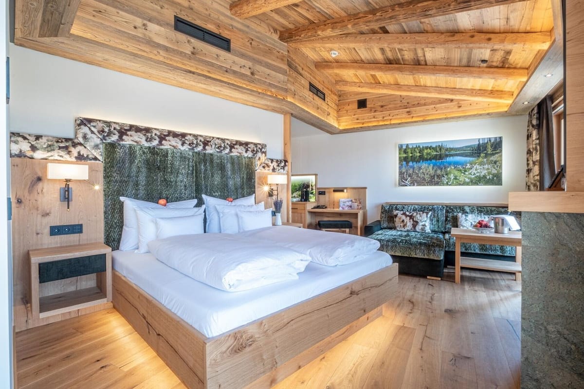 Suite | 1 slaapkamer, een minibar, een strijkplank/strijkijzer, gratis wifi
