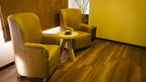 Studio – deluxe, byutsikt | Oppholdsområde