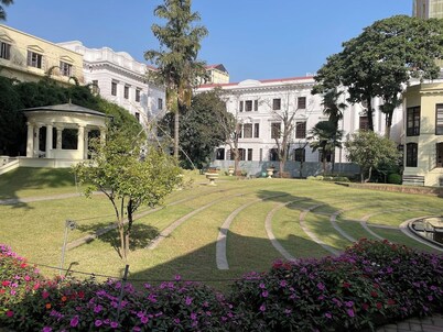 Quays Himalayan Hotel & Apartments 