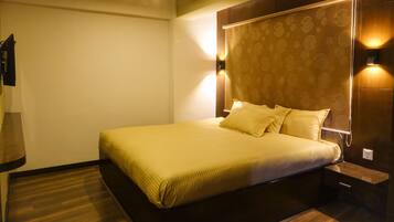 Estudio Deluxe, vistas a la ciudad | Escritorio, espacio para trabajar con un portátil, wifi gratis