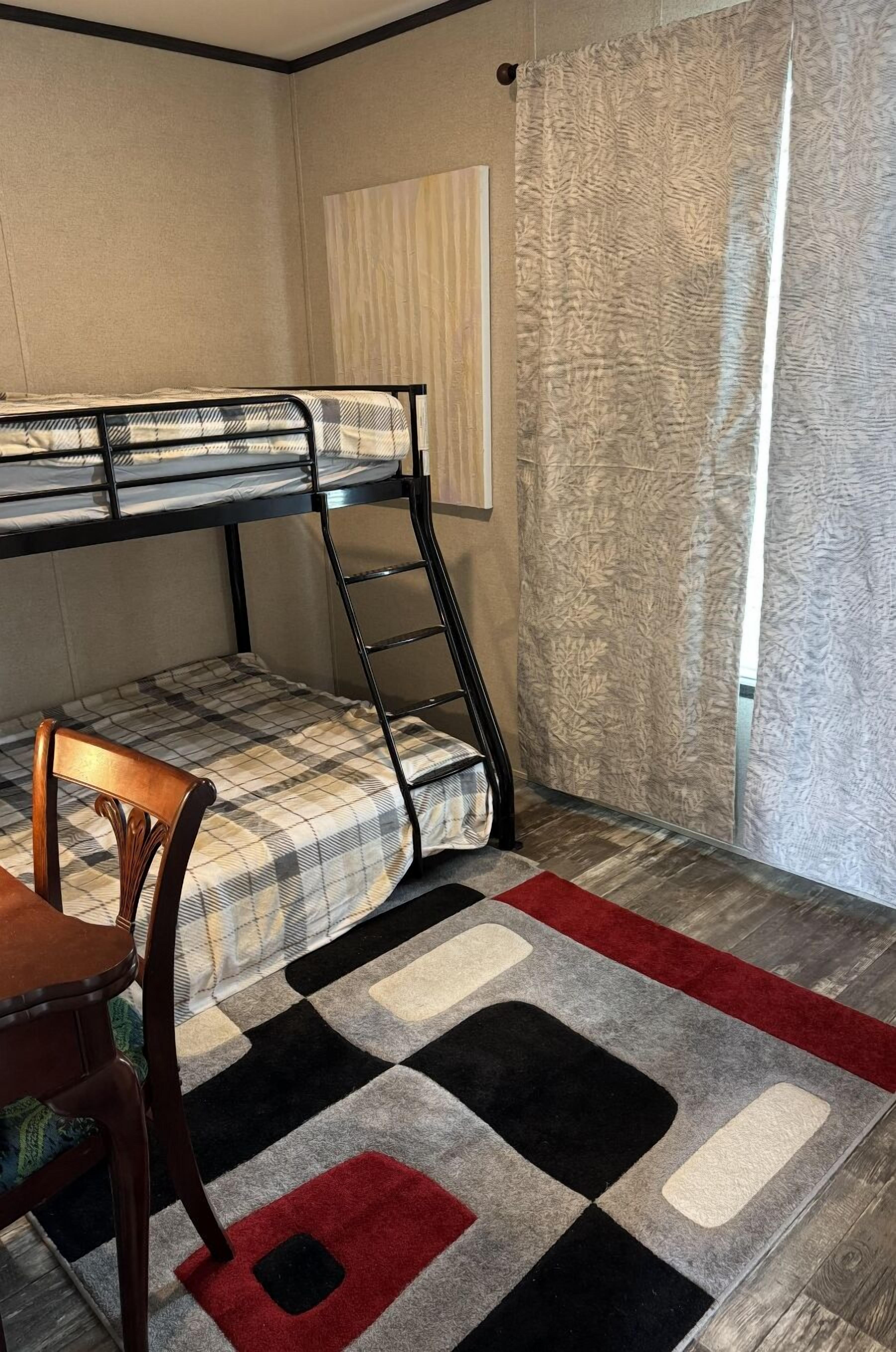 2 chambres, fer et planche à repasser, accès au Wi-Fi (inclus)