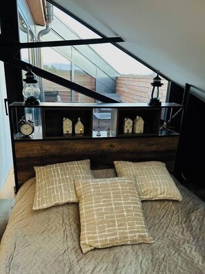 Iron/ironing board, internet, bed sheets - Studio Eiffel near Mulhouse (Wittelsheim)
