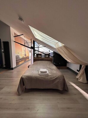 Iron/ironing board, internet, bed sheets - Studio Eiffel near Mulhouse (Wittelsheim)
