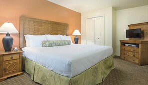 Desk, laptop workspace, iron/ironing board, free WiFi