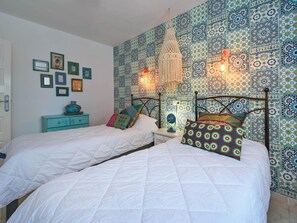4 habitaciones, tabla de planchar con plancha y wifi 