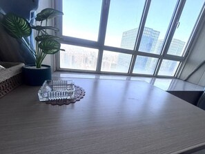 Superior Studio Suite, Partial Sea View | Living area - jianaijingpingongyu (Qingdao)