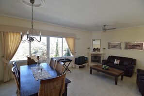 Dining - Private Pool Villa Near Golf (Rojales)