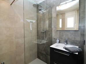 Shower - Rojales Stay with Garden (Rojales)