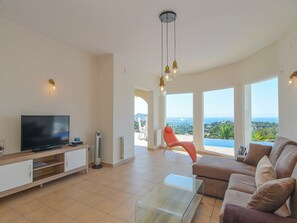 Télévision, chaîne hi-fi