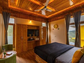 Deluxe Double Room - The Hosteller Chakrata (Chakrata)