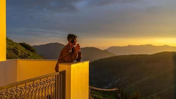 Superior Double Room with Balcony and Mountain View | Balcony