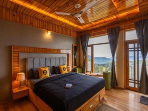 Deluxe tweepersoonskamer, uitzicht op bergen (with Balcony) | Geluiddichte muren, gratis wifi, beddengoed