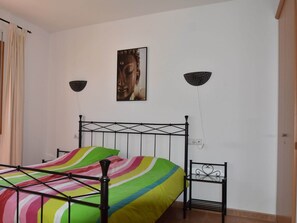 3 bedrooms, iron/ironing board, WiFi