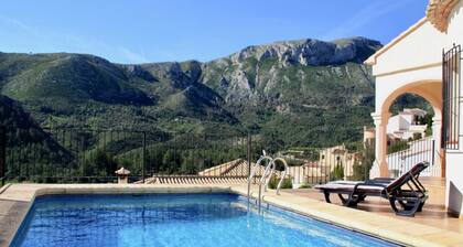 Peaceful Villa with Private Pool