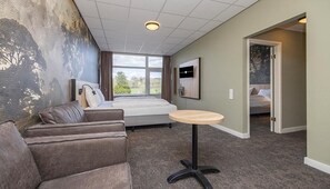 1 slaapkamer, een strijkplank/strijkijzer, gratis wifi, beddengoed