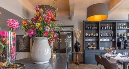 Elegant Boutique Room Perfect for Weekend Escape Near Speelbos Nijverdal