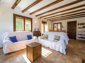 TV, peis og stereoanlegg