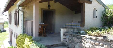 المنطقة المحيطة بالمنشأة