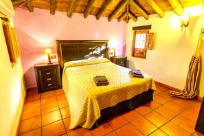 3 bedrooms, free WiFi - Farmhouse by the river in	Algarinejo (Algarinejo)