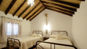 Room - Cottage in Fuentes de Cesna with swimming pool (Fuentes de Cesna)