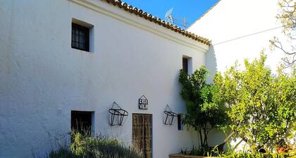 Charming Farmhouse Retreat