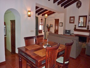 Dining - Family Stay with Private Pool (Villanueva de la Concepción)