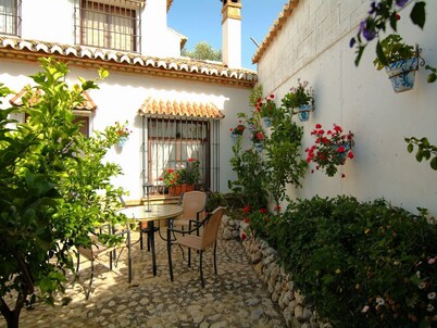 Countryside Cottage with Pool