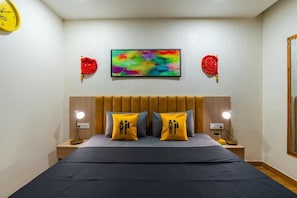 Standard Double Room | Soundproofing, free WiFi, bed sheets - The Hosteller Amritsar, Near Golden Temple (Amritsar)