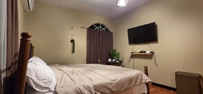 4 chambres, fer et planche à repasser, Wi-Fi gratuit, draps fournis