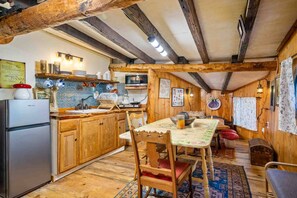 Unclassified image, 2 of 30, button