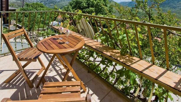 Outdoor dining - Villa Don Dan near Split (Žrnovnica)