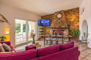 Living area - Villa with Terrace overlooking the Sea (Strugas)
