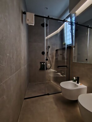 Hair dryer, towels