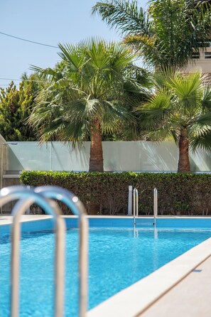 Seasonal outdoor pool - Altirina Studios (Almyrida)