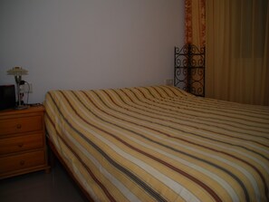 3 bedrooms, iron/ironing board, WiFi