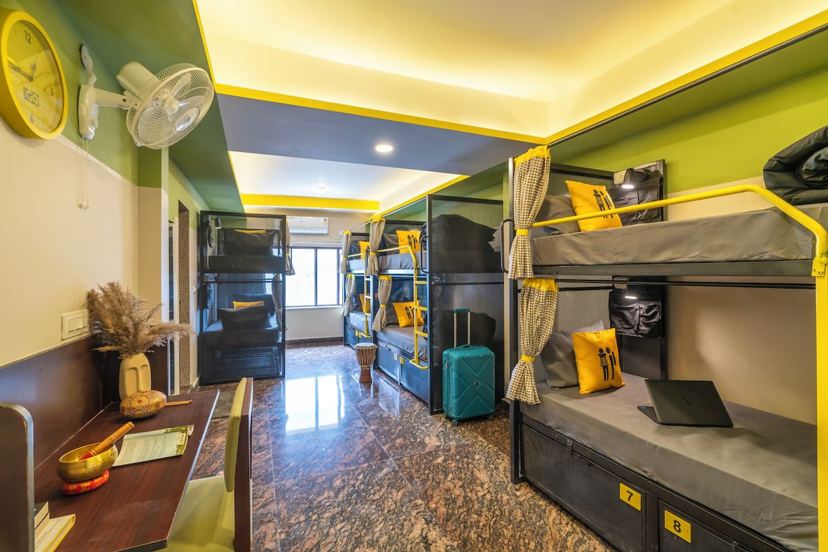 Dormitório compartilhado, em dormitório misto (8 Bed) | Wi-Fi de cortesia, roupa de cama